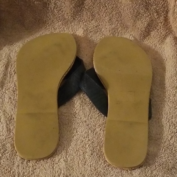 Shoes - Picture 4 of 4